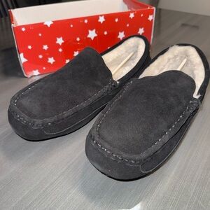 Elegant Black Suede Men's Moccasins